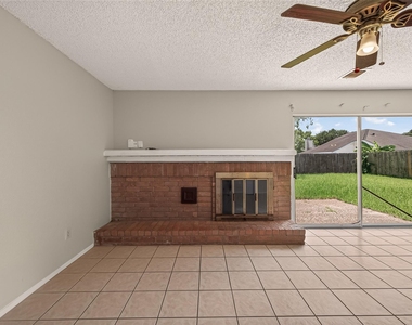 1818 Foxlake Drive - Photo Thumbnail 8