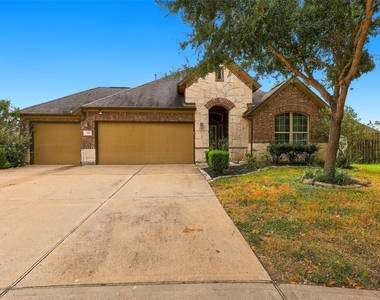 326 Lake Rim Drive - Photo Thumbnail 1
