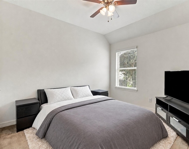 326 Lake Rim Drive - Photo Thumbnail 17