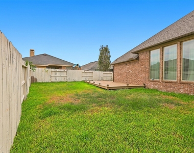 326 Lake Rim Drive - Photo Thumbnail 25