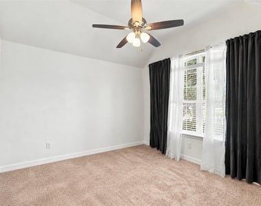 326 Lake Rim Drive - Photo Thumbnail 12