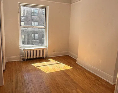 328 East 73rd Street - Photo Thumbnail 5