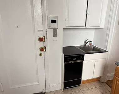 328 East 73rd Street - Photo Thumbnail 9