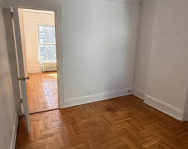 328 East 73rd Street - Photo Thumbnail 2