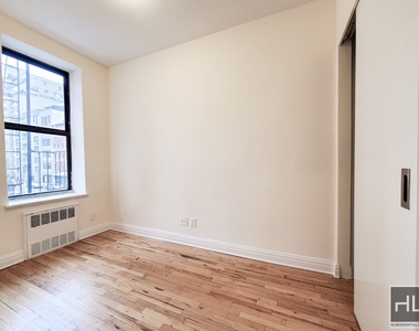 3 Avenue - Photo Thumbnail 1