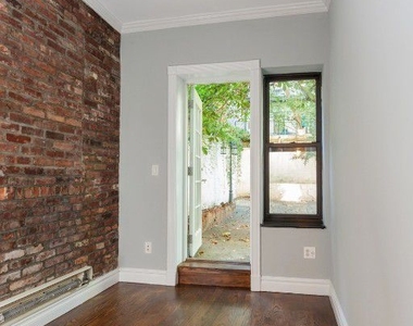 East 32nd St - Photo Thumbnail 4