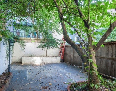 East 32nd St - Photo Thumbnail 8
