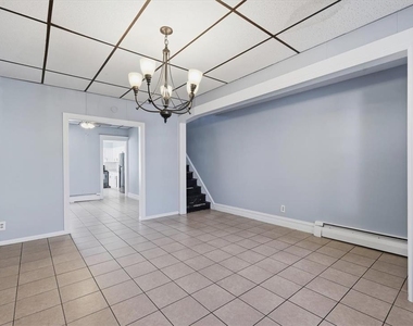 1344 Gordon Street - Photo Thumbnail 8