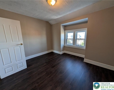821 N 7th Street - Photo Thumbnail 16