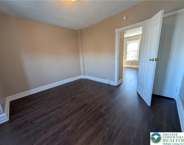 821 N 7th Street - Photo Thumbnail 7