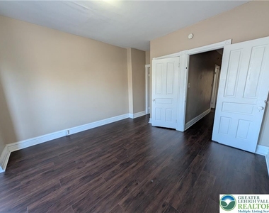821 N 7th Street - Photo Thumbnail 5