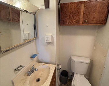 323 8th Street - Photo Thumbnail 4