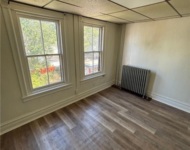 323 8th Street - Photo Thumbnail 11