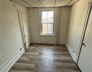 323 8th Street - Photo Thumbnail 7