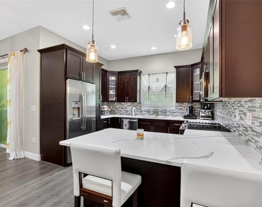 750 Grand Cypress Lane - Photo Thumbnail 15