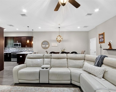 750 Grand Cypress Lane - Photo Thumbnail 10