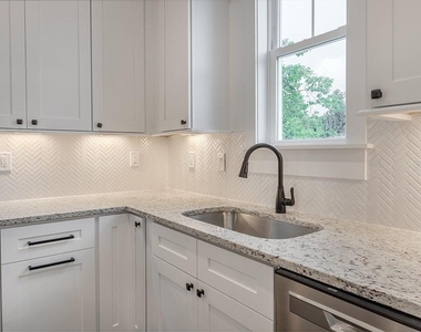 904 E Osborne Avenue - Photo Thumbnail 13