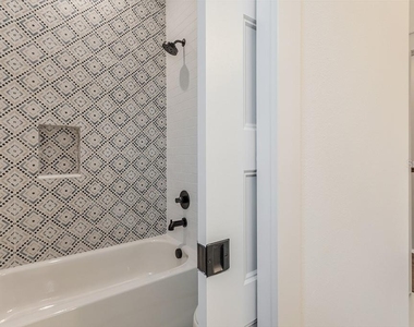 904 E Osborne Avenue - Photo Thumbnail 28