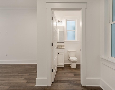 904 E Osborne Avenue - Photo Thumbnail 7