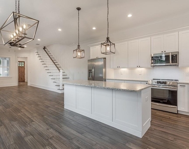 904 E Osborne Avenue - Photo Thumbnail 11