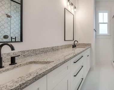 904 E Osborne Avenue - Photo Thumbnail 32