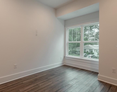 904 E Osborne Avenue - Photo Thumbnail 23