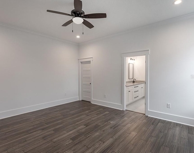 904 E Osborne Avenue - Photo Thumbnail 31