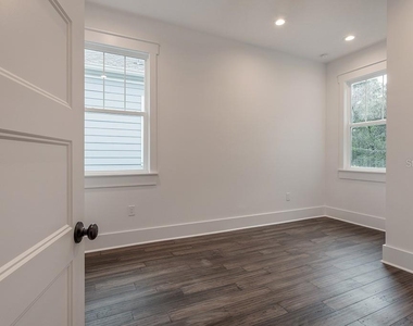 904 E Osborne Avenue - Photo Thumbnail 20