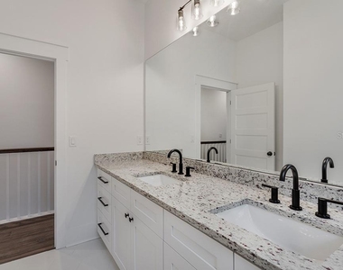 904 E Osborne Avenue - Photo Thumbnail 26