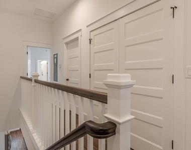 904 E Osborne Avenue - Photo Thumbnail 18