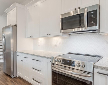 904 E Osborne Avenue - Photo Thumbnail 14