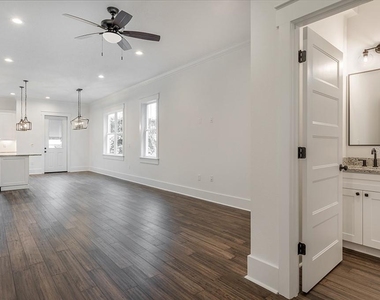 904 E Osborne Avenue - Photo Thumbnail 6