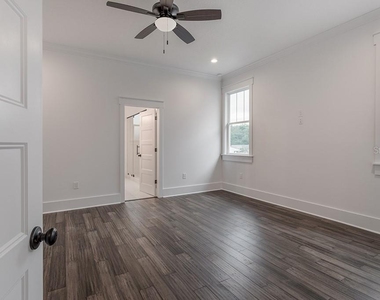 904 E Osborne Avenue - Photo Thumbnail 29