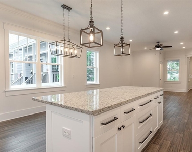 904 E Osborne Avenue - Photo Thumbnail 15