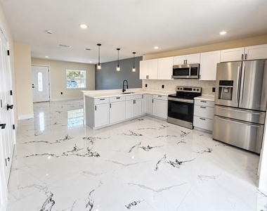 3027 Aaron Burr Avenue - Photo Thumbnail 10