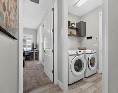 5527 Silver Sun Drive - Photo Thumbnail 36