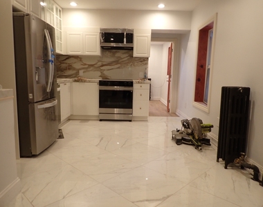 89 Clermont Avenue - Photo Thumbnail 6