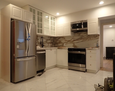 89 Clermont Avenue - Photo Thumbnail 7