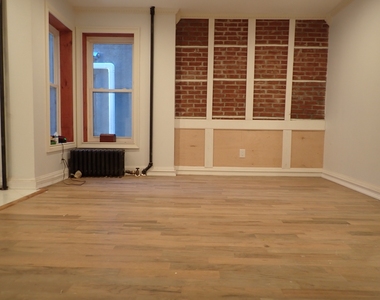 89 Clermont Avenue - Photo Thumbnail 3