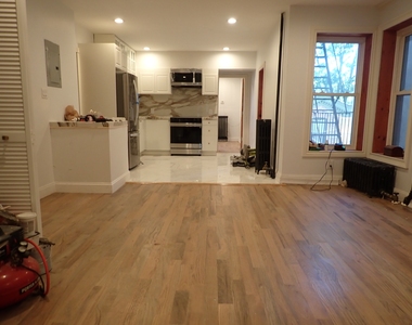 89 Clermont Avenue - Photo Thumbnail 5