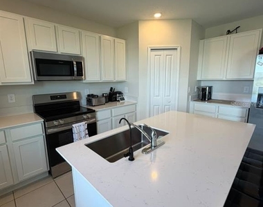 2739 Pioneer Trail - Photo Thumbnail 4