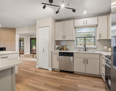 1348 Radclyffe Road - Photo Thumbnail 12