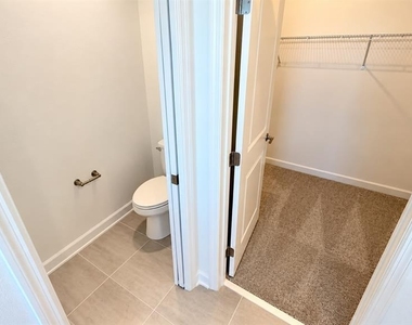 3329 Addison Boulevard - Photo Thumbnail 22