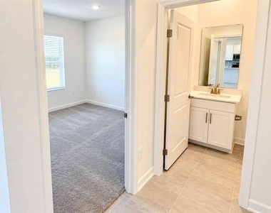 3329 Addison Boulevard - Photo Thumbnail 13