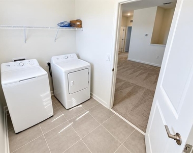 3329 Addison Boulevard - Photo Thumbnail 36