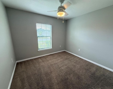 740 Chatham Walk Drive - Photo Thumbnail 10