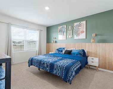 933 Ambleside Drive - Photo Thumbnail 13