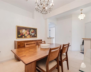 698 Seabrook Court - Photo Thumbnail 25