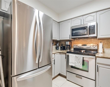 698 Seabrook Court - Photo Thumbnail 34