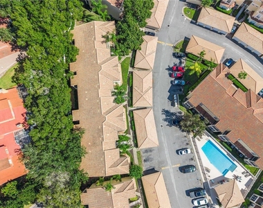 698 Seabrook Court - Photo Thumbnail 15